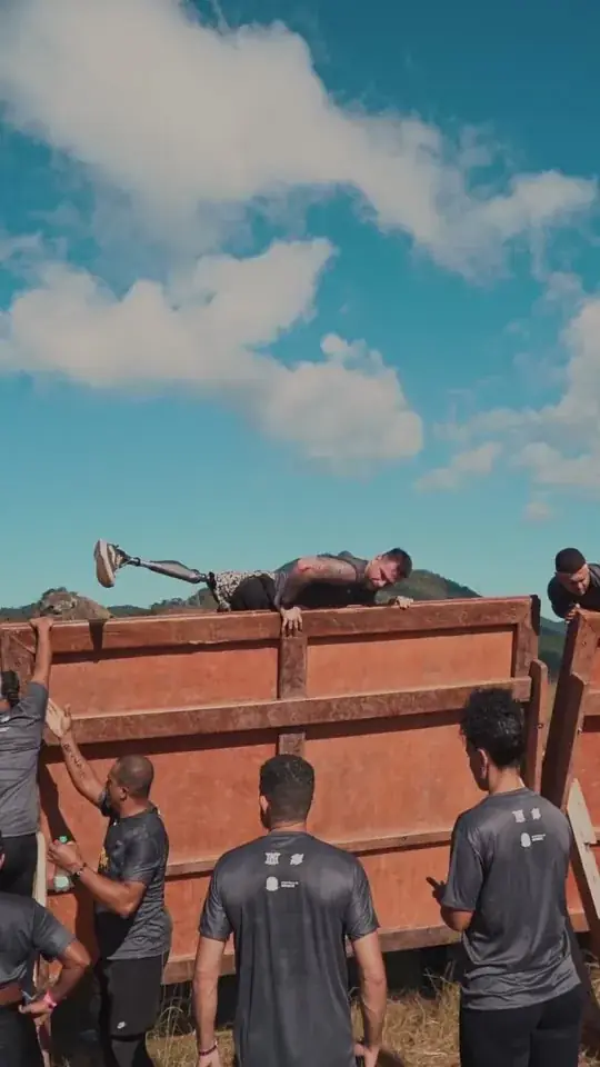 Ricardo nos obstáculos de ferro