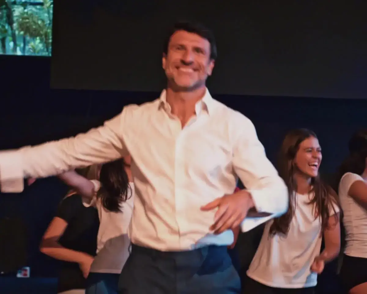 Pai e filha dançando na festa de XV anos